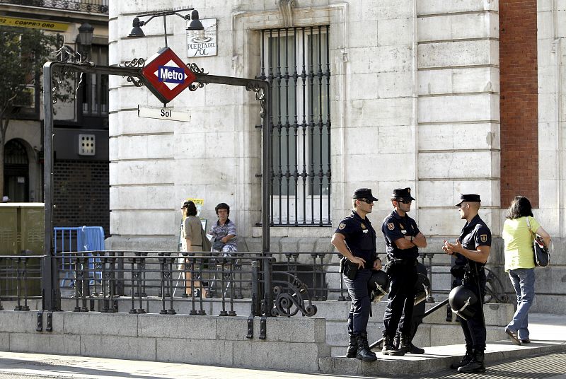 Los metros y los trenes de cercanías no paraban en la estación de Sol tras las protestas del 15M