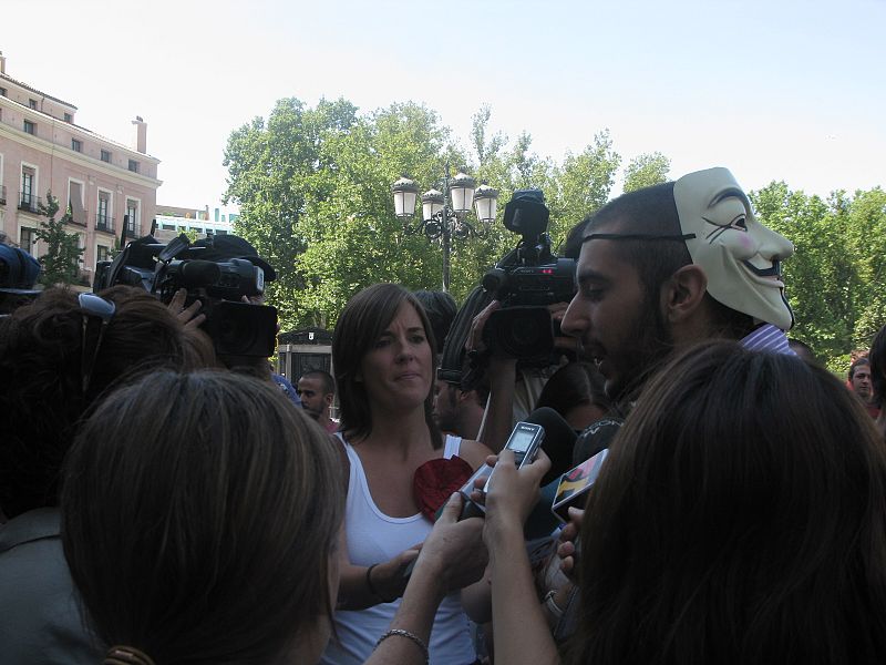 Los participantes explican que su intención es instalar un puesto de información en Sol