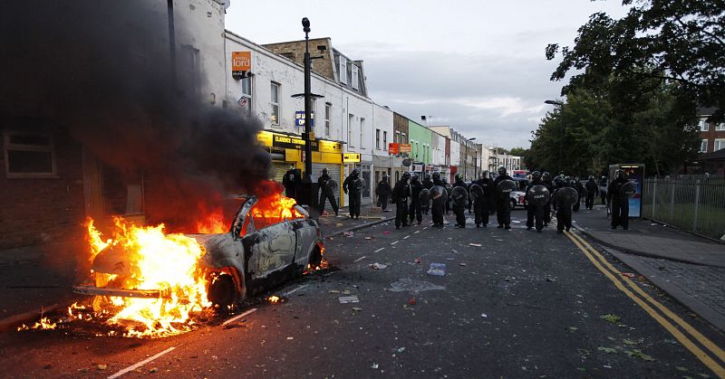 DISTURBIOS EN LONDRES