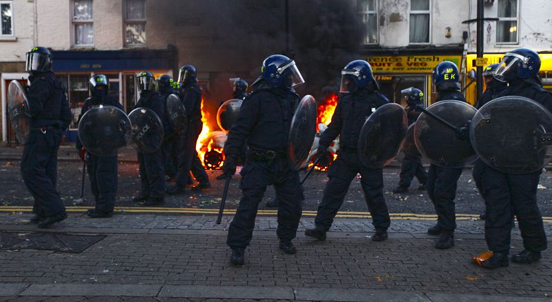 DISTURBIOS EN LONDRES