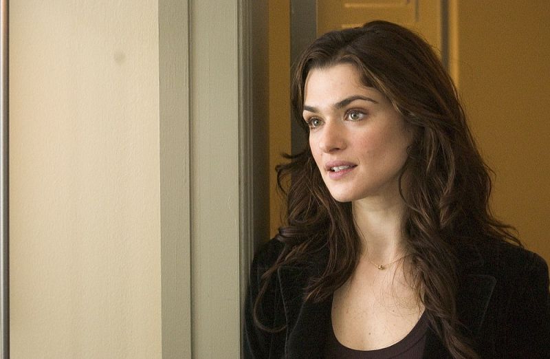 La actriz Rachel Weisz protagonizó la saga de "La Momia", y ahora desempeña el papel principal de la película de Terence Davies, 'The deep blue sea'.