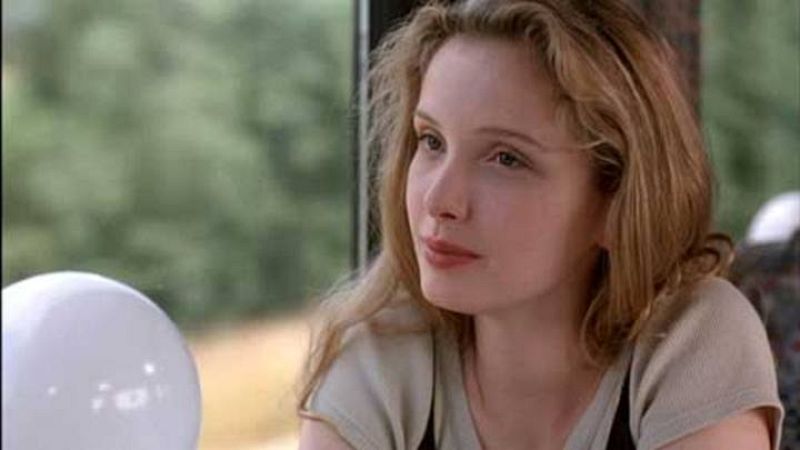 July Delpy dirige y protagoniza 'Le Skylab', una película que propone un viaje en la memoria.