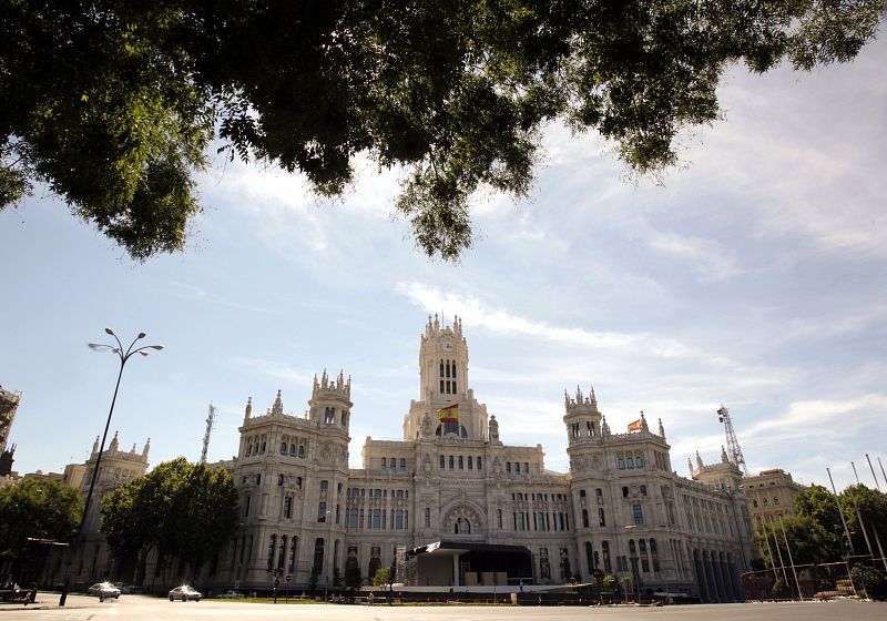 Vista de la plaza de Cibeles (Madrid) donde el papa Benedicto XVI presidirá su primera misa de la Jornada Mundial de la Juventud