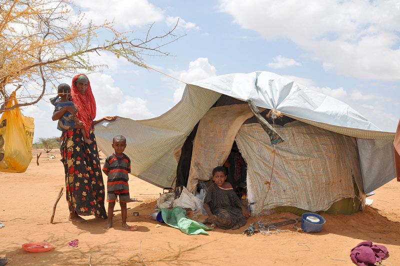 Una familia y su vivienda.