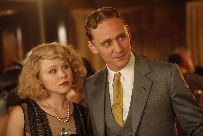 Tom Hiddleston, como F.Scott Fitzgerald en 'Midnight in Paris'.