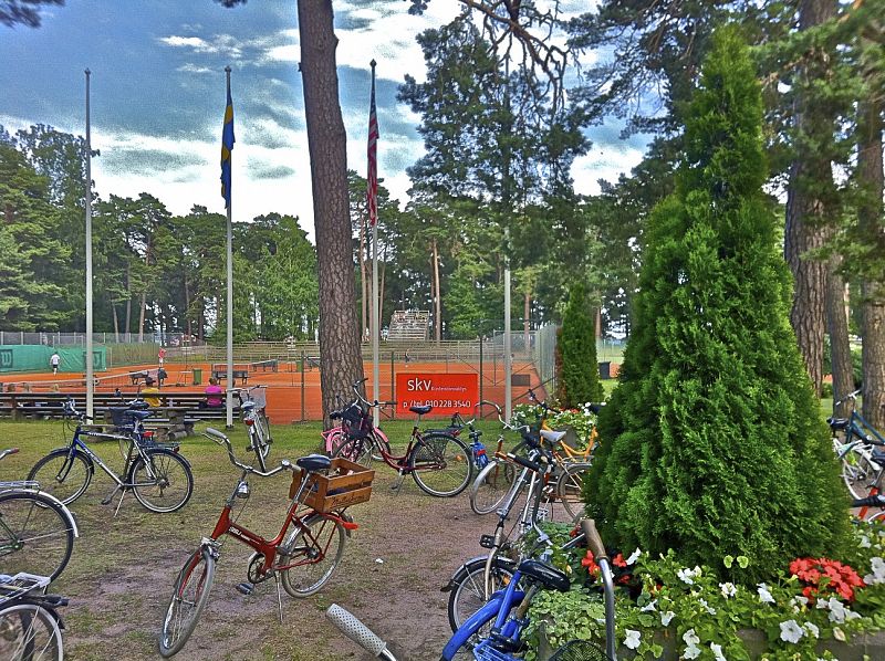 Verano azul finlandés. No está Chanquete pero sí hay gente color cangrejo