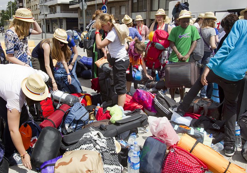 Jóvenes procedentes de Alemania llegan a Barcelona.