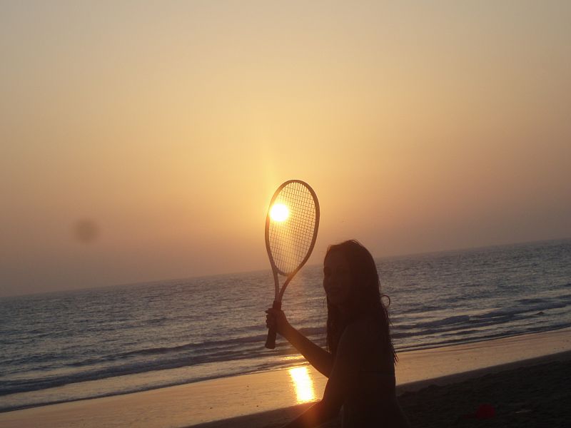 El sol, la mejor pelota para volear en tierra húmeda