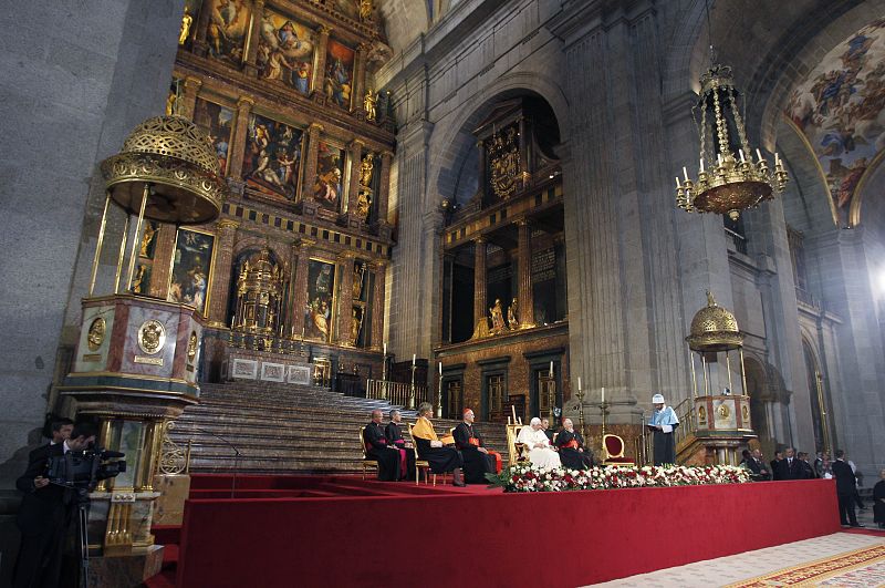 Vista general del la basílica del Monasterio de El Escorial durante el encuentro de los profesores universitarios con el papa