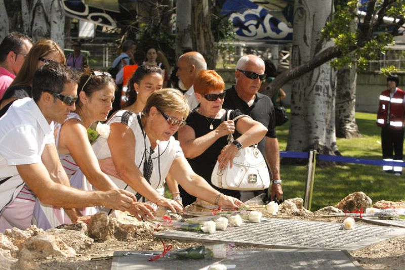 Ofrenda floral de los familiares
