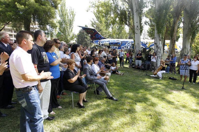 HOMENAJE A LAS VÍCTIMAS DEL ACCIDENTE DE AVIÓN DE SPANAIR