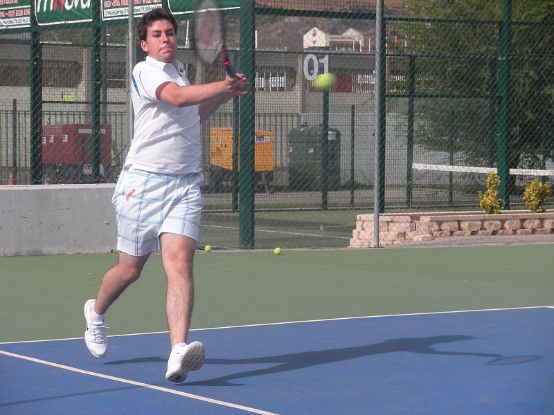 Calurosa mañana de tenis en Puertollano.