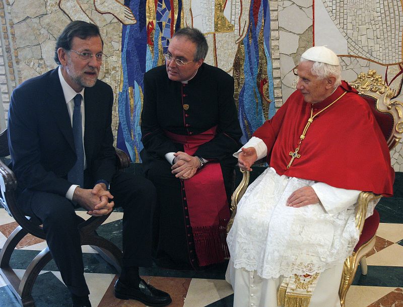 El papa Benedicto XVI en el encuentro que ha mantenido con el líder de la oposición, Mariano Rajoy