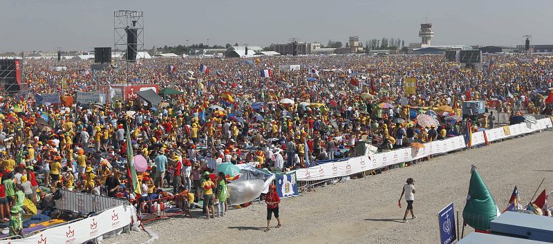 Vigilia con los jóvenes en aeródromo de Cuatro Vientos en la JMJ