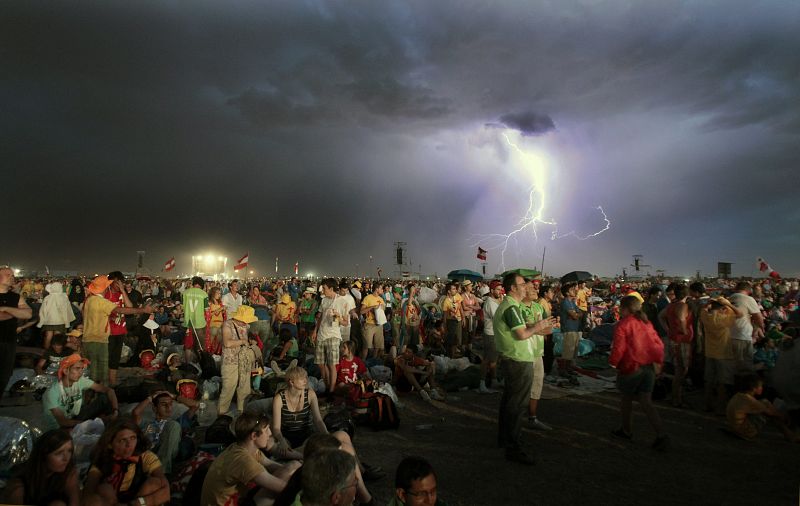 Vigilia con los jóvenes en aeródromo de Cuatro Vientos