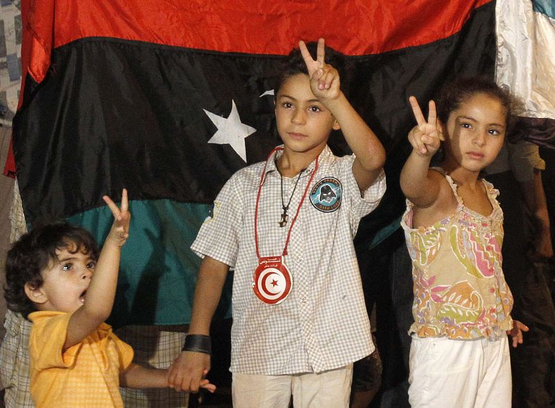 Los más jóvenes de la ciudad de Libia también salen a la calle a celebrar el control de los rebeldes