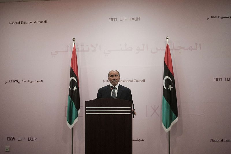El presidente del Consejo Nacional de Transición libio, Mustafa Abdel Jalil, durante la rueda de prensa ofrecida ayer, 22 de Agosto.