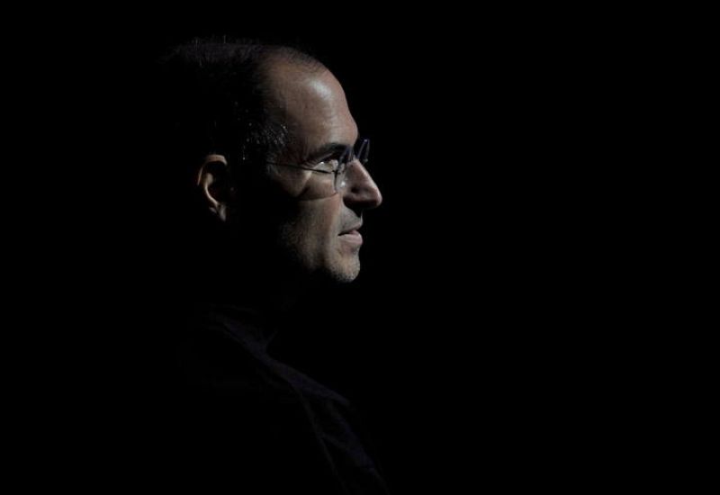 DIMITE STEVE JOBS AL FRENTE DE APPLE