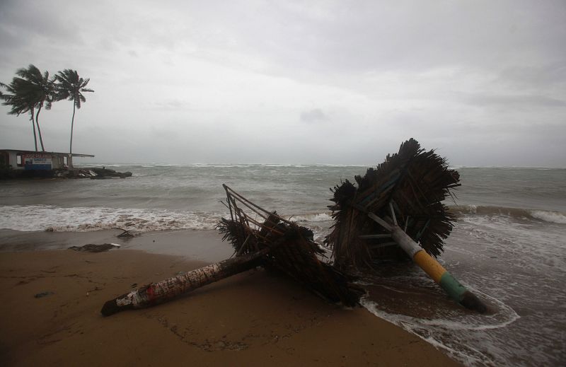 El huracán "Irene" se desplaza frente a las costas del Norte dominicano