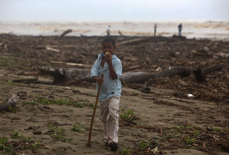 Más de 11.000 desplazados en República Domimicana por el paso del huracán "Irene"