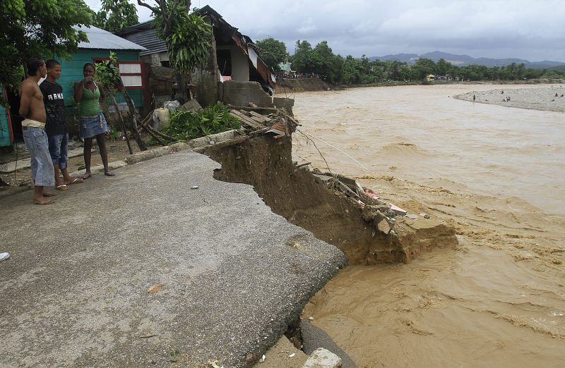 Tres personas mueren ahogadas en Dominicana Rpor las lluvias causadas por el huracán "Irene"