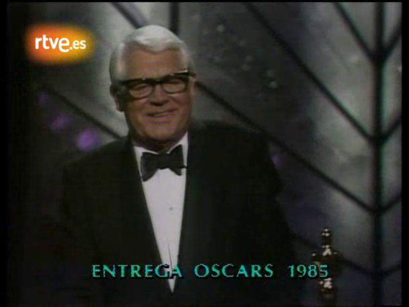 Cary Grant en la entrega de los Oscars en 1985