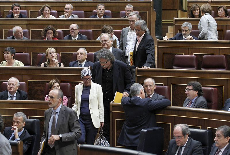 Los diputados de BNG, ERC, ICV y NaBai abandonan el hemiciclo antes de la votación