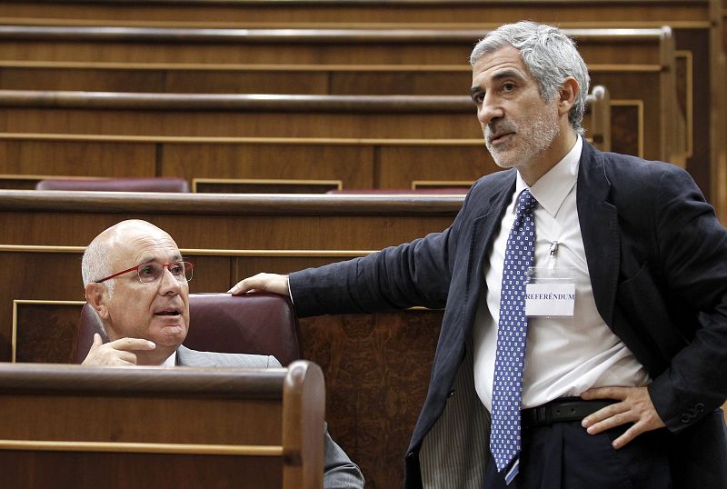 El portavoz de CiU en el Congreso conversa con el portavoz de IU