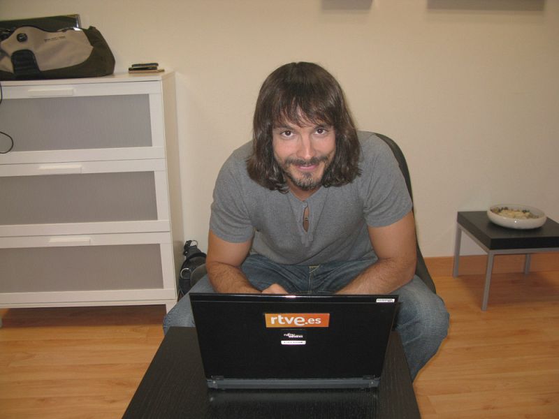 David Janer durante el encuentro digital con usuarios de la web oficial de Águila Roja.