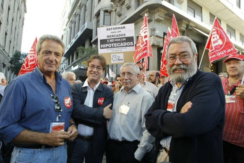 Cientos de personas se manifiestan en Madrid contra la reforma de la Constitución
