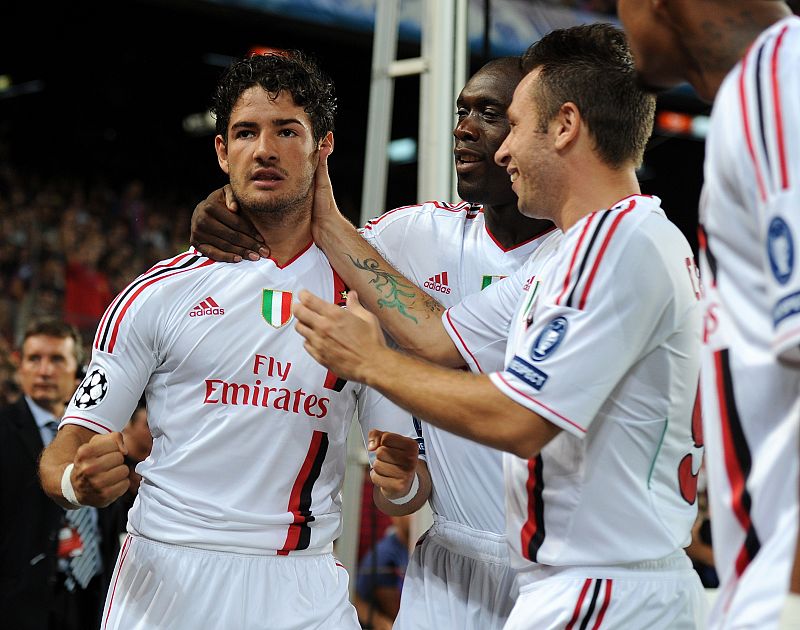 Pato celebra el primer gol, que adelantaba al Milán en el quinto gol más rápido de la historia de la Champions