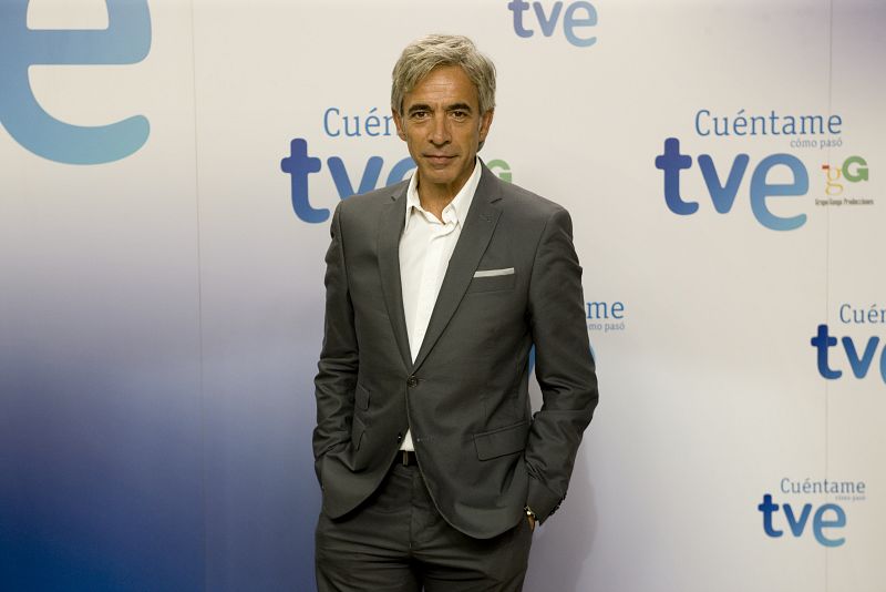 Imanol Arias, más elegante que nunca en la 13ª temporada de Cuéntame.