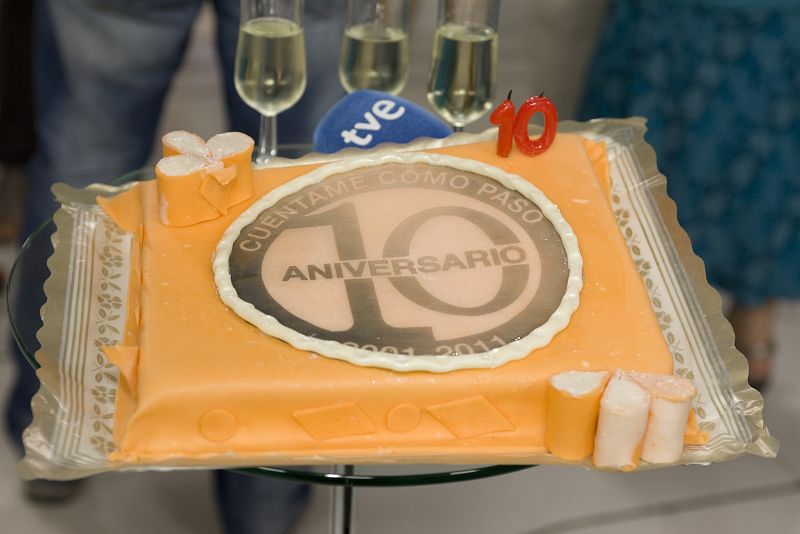 La tarta de los 10 años de Cuéntame