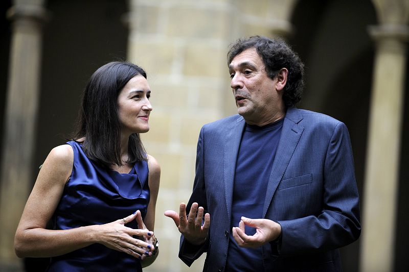 González-Sinde habla con el director Agustí Vilaronga