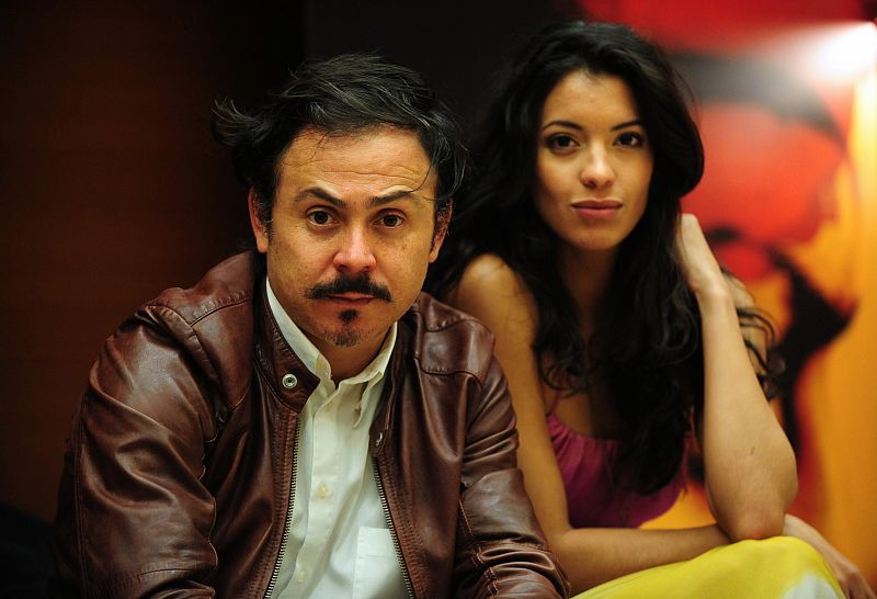 El director mexicano Gerardo Naranjo y la actriz Stephanie Sigman