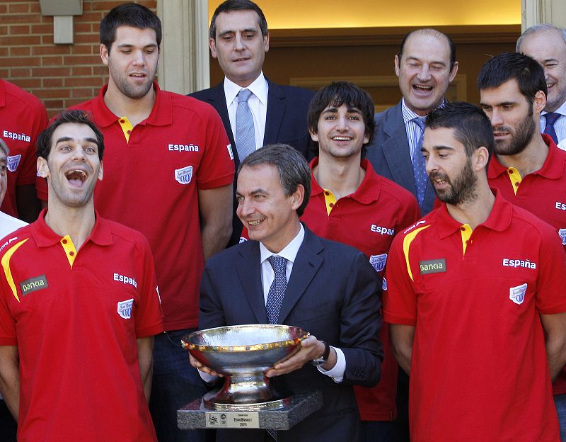 ZAPATERO RECIBE A LA SELECCIÓN, CAMPEONA DE EUROPA