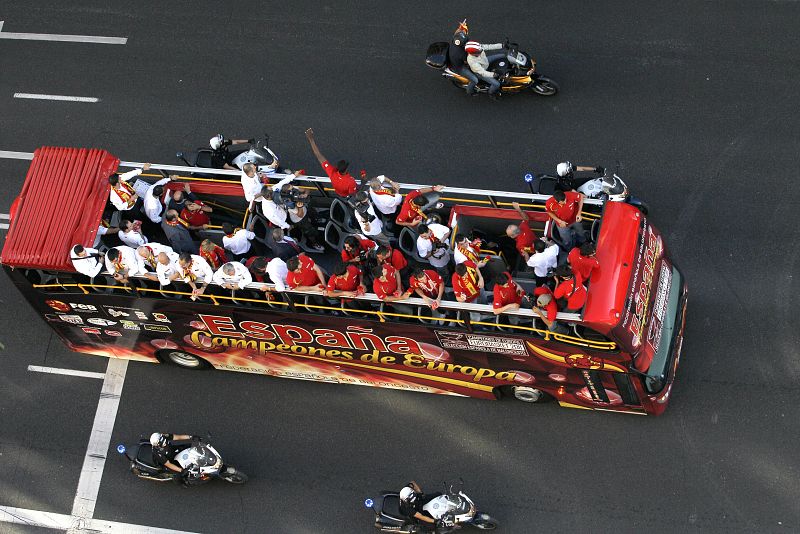 LA SELECCIÓN RECIBE EN MADRID EL HOMENAJE DE LA AFICIÓN