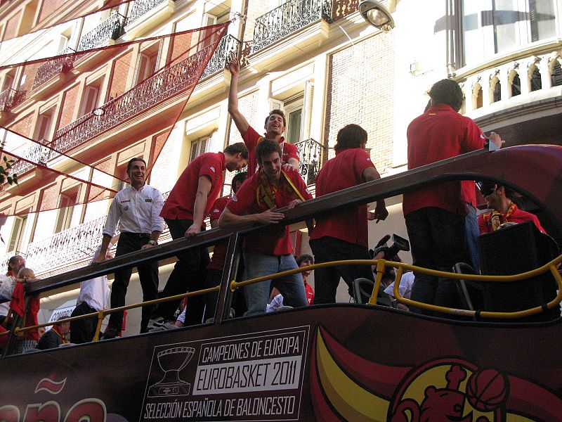 Rudy desatado, hasta Scariolo se anima a bailar el "Chipirón"