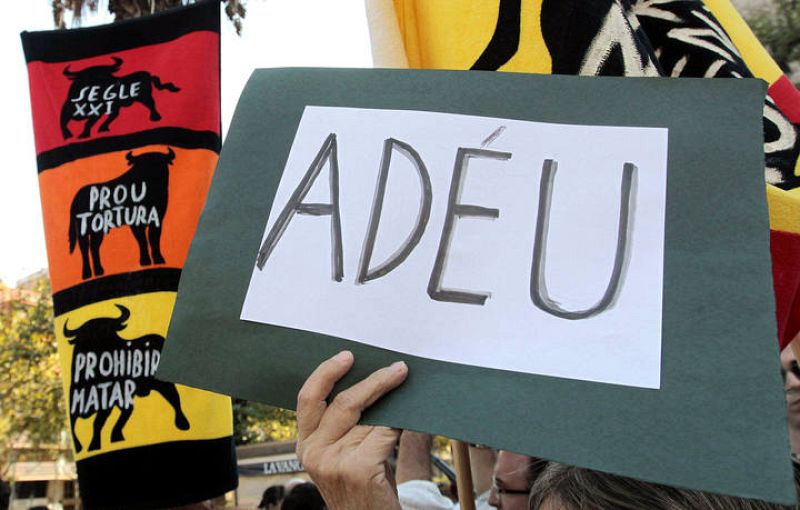 AMBIENTE ANTE LA ÚLTIMA CORRIDA TAURINA EN BARCELONA