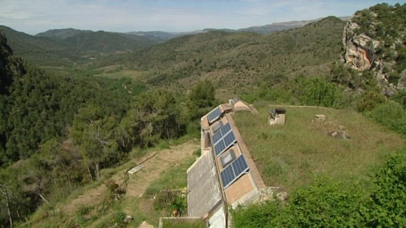 Casa bioclimática semitenterrada