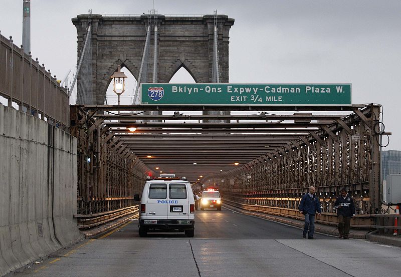 Presencia policial en el puente de Brooklyn para frenar la protesta