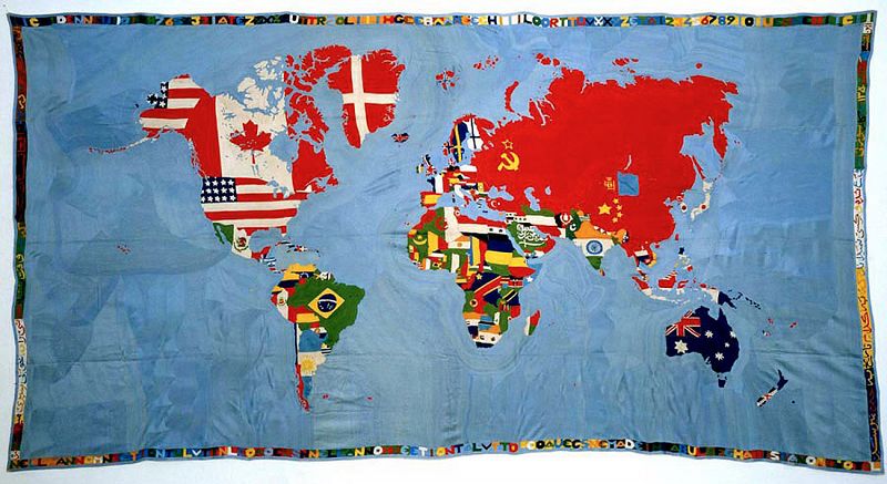 Exposición 'Alighiero Boetti. Estrategia de juego' en el Reina Sofía