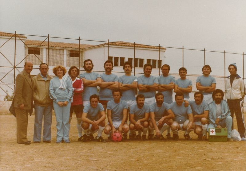El Verano Azul Fútbol Club, constituido por integrantes del equipo de rodaje de la serie.