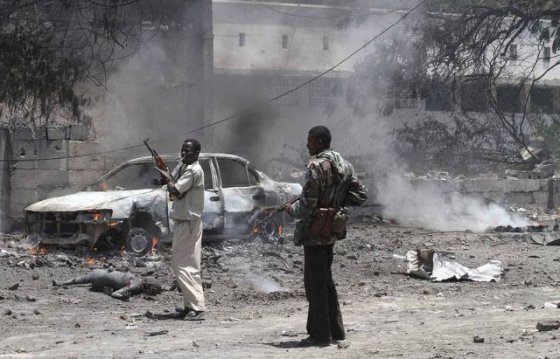 Soldados del gobierno provisional han disparado al aire para dispersar a la multitud tras la explosión