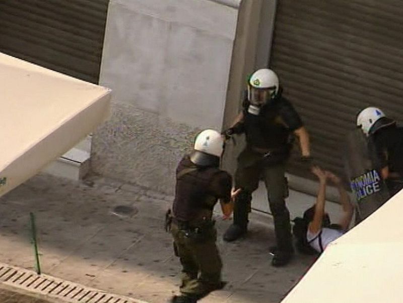 La policía griega ha cargado contra los manifestantes