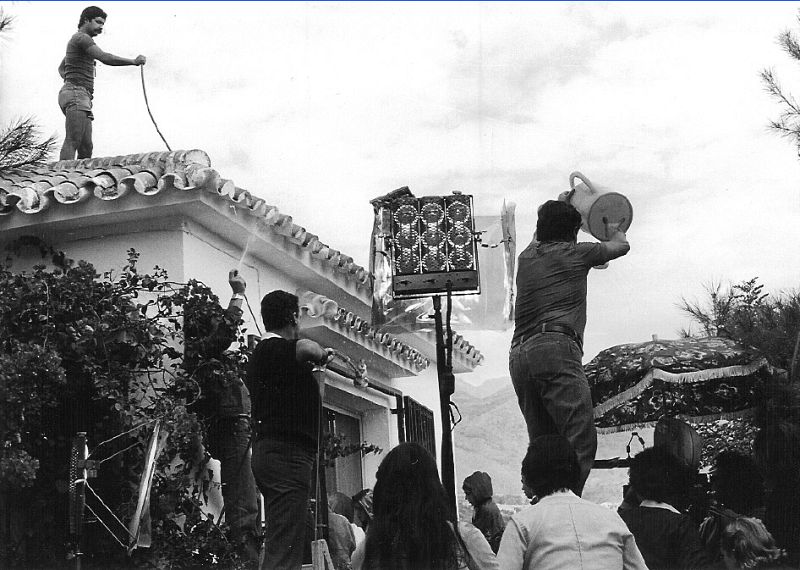 Lluvia artificial en la casa de Julia