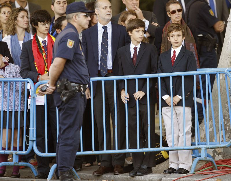 Froilán, hijo de la infanta Elena, en el desfile militar de la Fiesta Nacional