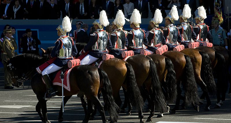 Las unidades a caballo de la Sección Hipomóvil de la Guardia Civil ha cerrado el desfile