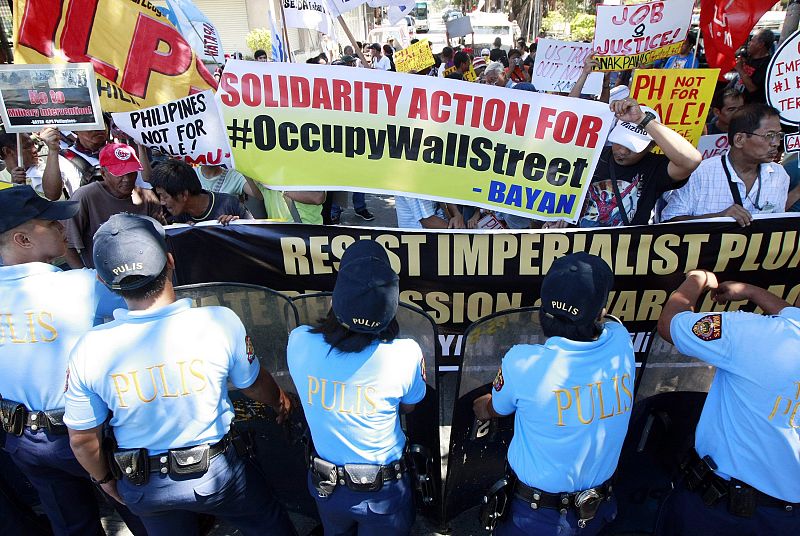 FILIPINOS APOYAN EL MOVIMIENTO 'OCCUPY WALL STREET'