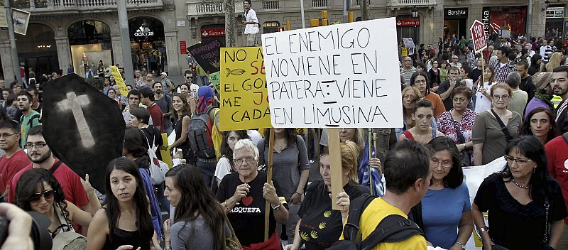 INDIGNADOS PROTESTAN EN BARCELONA